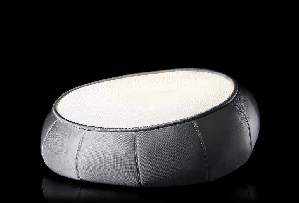 Light lounger titanium med sort baggrund